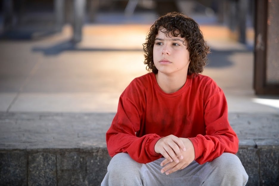 João em bastidor de cena do SBT da novela As Aventuras de Poliana