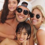 Carol Dias, Kaká e os filhos (Foto: Reprodução)