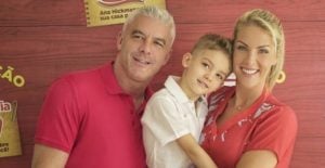 Apresentadora Ana Hickmann junto com o marido e o filho(Foto: Divulgação)