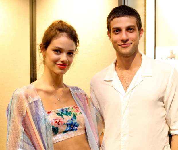 Laura Neiva e Chay Suede (Foto: AgNews / Deividi Correa e Francisco Cepeda)