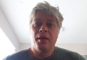 Fábio Assunção aparece com prostitutas em vídeo polêmico.
(Foto: Reprodução/Instagram)