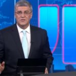 O jornalista Flávio Fachel no comando do Jornal Nacional (Foto: Reprodução)