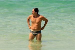 Felipe Dylon de sunga (Foto: Divulgação)
