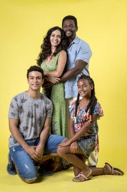 Os pais Janice e Otoniel com os filhos Diego e Clarissa: família sorriso em Verão 90 (Foto: João Cotta/ Globo/ Divulgação)