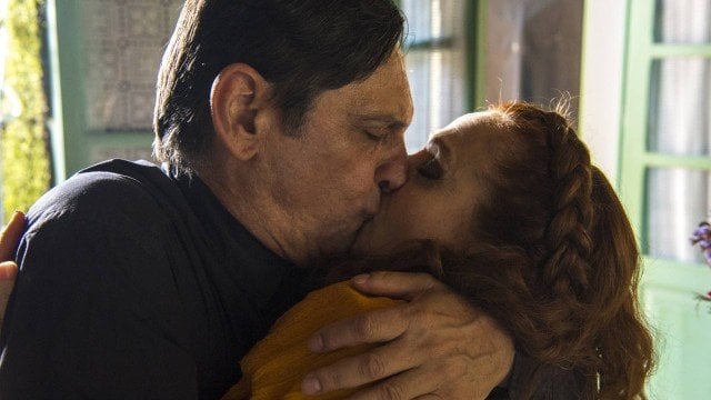 Padre Jurandir e Milu em O Sétimo Guardião (Estevam Avellar/ Divulgação/ TV Globo)