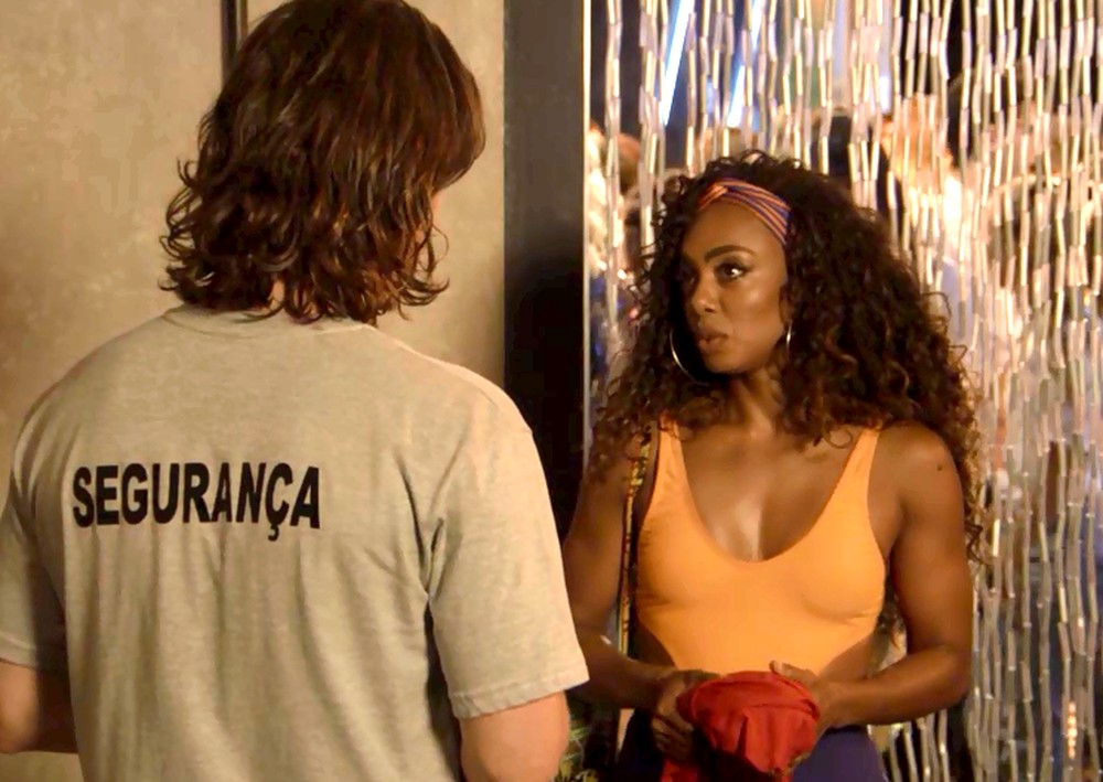Quinzinho engana Dandara em Verão 90 (Foto: Reprodução)