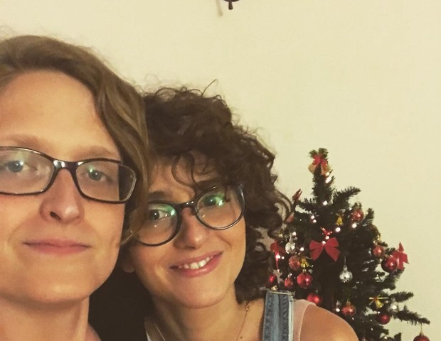 Carol Duarte, atriz da Globo, e sua namorada, Aline Klein (Foto: Divulgação)