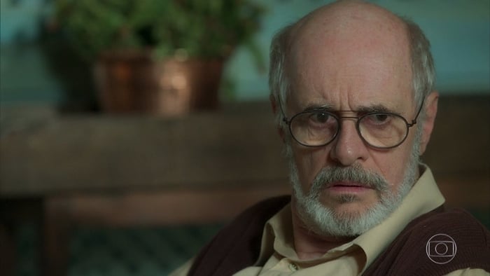 Sóstenes (Marcos Caruso) em O Sétimo Guardião (Foto: Reprodução/Globo)