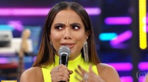 Anitta esteve no palco do Domingão do Faustão e participou do Ding Dong (Foto: TV Globo)