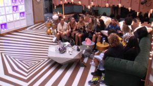 Participantes se reúnem na sala do BBB19 (Foto: Divulgação)