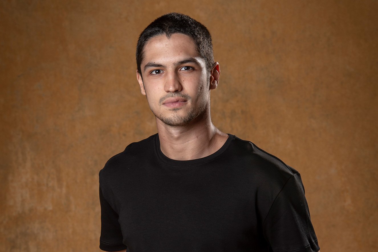O ator Gabriel Leone não revelou com a Globo (Foto: Reprodução)
