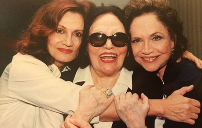 http://tvfoco.uai.com.br/wp-content/uploads/2015/05/Daniela-Mercury.jpg