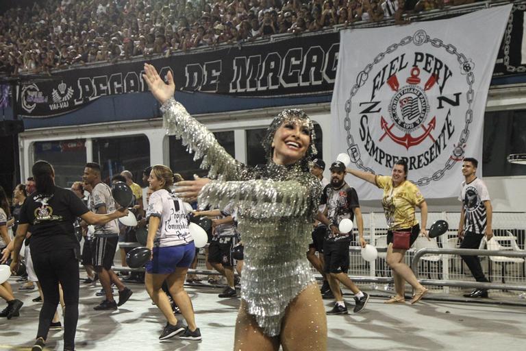 Sabrina Sato arrasa em ensaio da Gaviões da Fiel (Marcelo Sá Barreto/Brazil News)