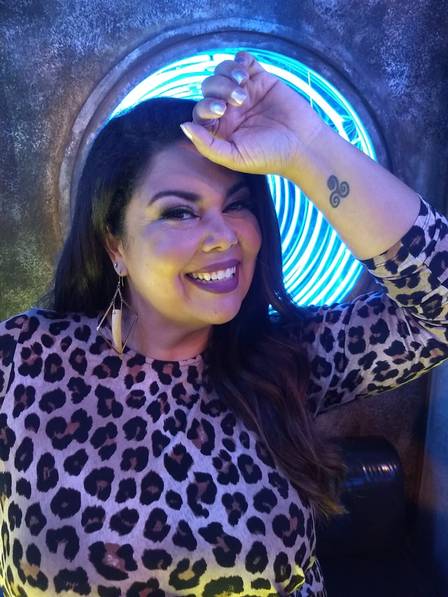 Fabiana Karla mostra tatuagem (Foto: Reprodução/ Naiara Andrade)