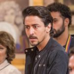 Verão 90: Jerônimo fica chocado ao ver o irmão se dar bem
