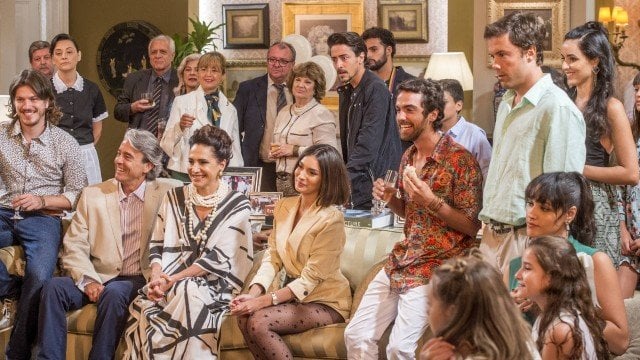 Todo mundo assiste novo programa em Verão 90 (Foto: João Cotta/ Globo/ Divulgação)