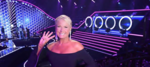 A apresentadora no reality show The Four Brasil na Record. (Foto: Reprodução)
