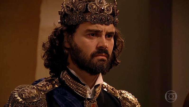 Carmo Dalla Vecchia (Rei Augusto) em cena de Cordel Encantado (Foto: Reprodução/Globo)
