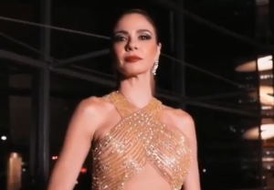 A apresentadora Luciana Gimenez é alfinetada por modelo no baile da Vogue. (Foto: Reprodução)