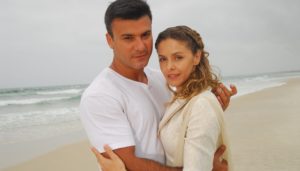 Marcelo (Leonardo Vieira) e Maria (Bianca Rinaldi) em Caminhos do Coração
(Foto: Divulgação/Record)