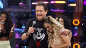 Lexa no Palco do Domingão do Faustão (Foto: Reprodução)