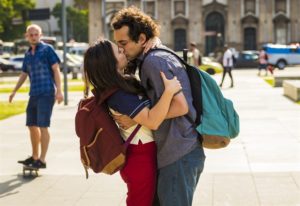Rita (Tatá Werneck) e Enzo (Eduardo Sterblitch) em Shippados, nova série da Globo
(Foto: Globo/Paulo Belote)