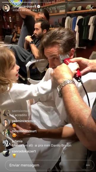 Rafael Cardoso passou por uma mudança no visual e teve a ajuda da filha (Foto: Reprodução/ Instagram)