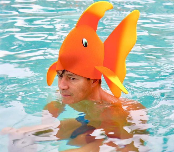 Rodrigo Faro em sua piscina (Foto: Reprodução)