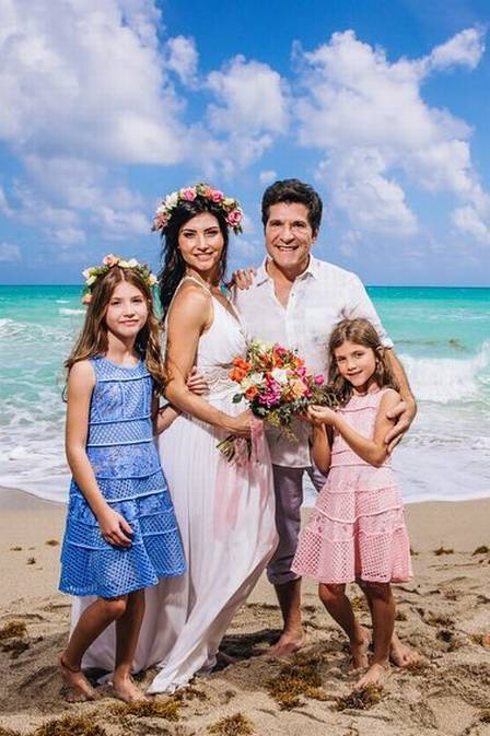 Daniel e sua esposa Aline Prado e filhas, Lara e Laiza (Foto: Reprodução)