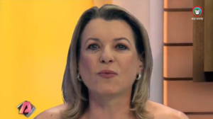 Olga se emocionou em despedida da TV. (Foto: Reprodução)