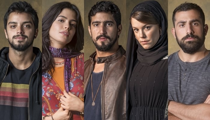 Rodrigo Simas, Júlia Dalavia, Renato Góes, Alice Wegmann e Kaysar Dadour em Órfãos da Terra (Foto: Globo/Paulo Belote)
