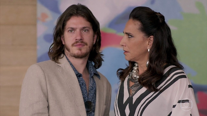 Quinzinho (Caio Paduan) e Mercedes (Totia Meirelles) em cena de Verão 90 (Foto: Reprodução/Globo)