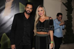 O cantor Latino e a modelo e DJ Jéssica Rodrigues (Foto: Reprodução)