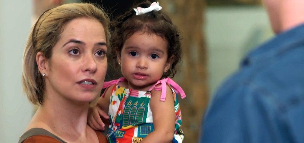 Em Malhação Toda Forma de Amar Lígia (Paloma Duarte) se derrete de amor por Nina