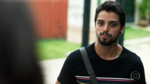 Bruno (Rodrigo Simas) em cena de Órfãos da Terra
(Foto: Reprodução/Globo)