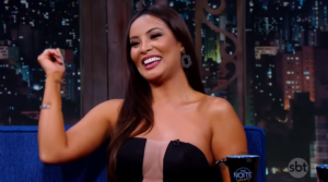 Carol Nakamura já foi assistente de palco do Domingão do Faustão. (Foto: Reprodução)