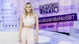 Lívia Andrade será a apresentadora do Fofocalizando (Reprodução/SBT)