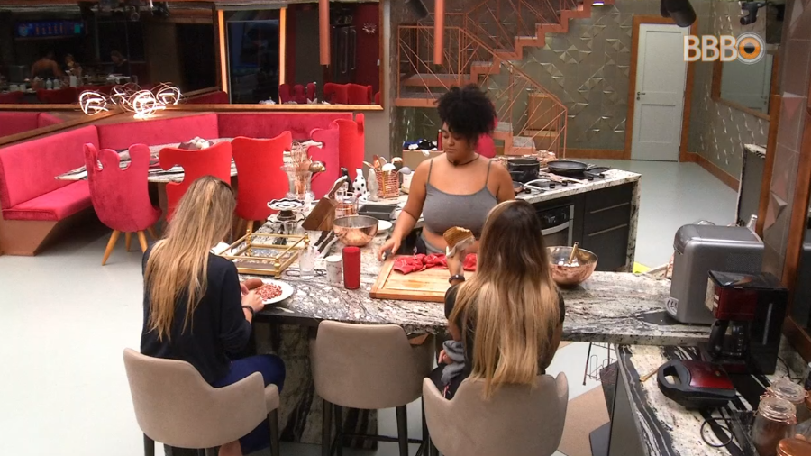 http://tvfoco.uai.com.br/wp-content/uploads/2015/05/Daniela-Mercury.jpg