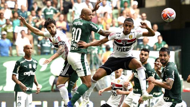 Lance do jogo entre Palmeiras x São Paulo (Foto: Marcos Ribolli)
