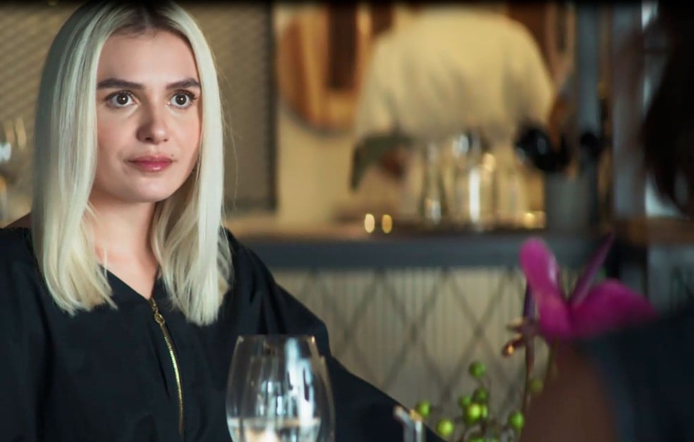 Kim (Monica Iozzi) em cena na novela A Dona do Pedaço da Globo 