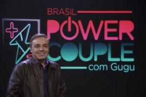 Gugu Liberato apresenta o reality show Power Couple Brasil 4 na Record. (Foto: Antonio Chahestian/Record TV)