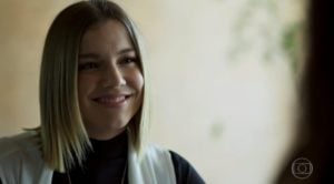 Dalila (Alice Wegmann) é a nova vilã de Órfãos da Terra na Globo (Foto: Reprodução)