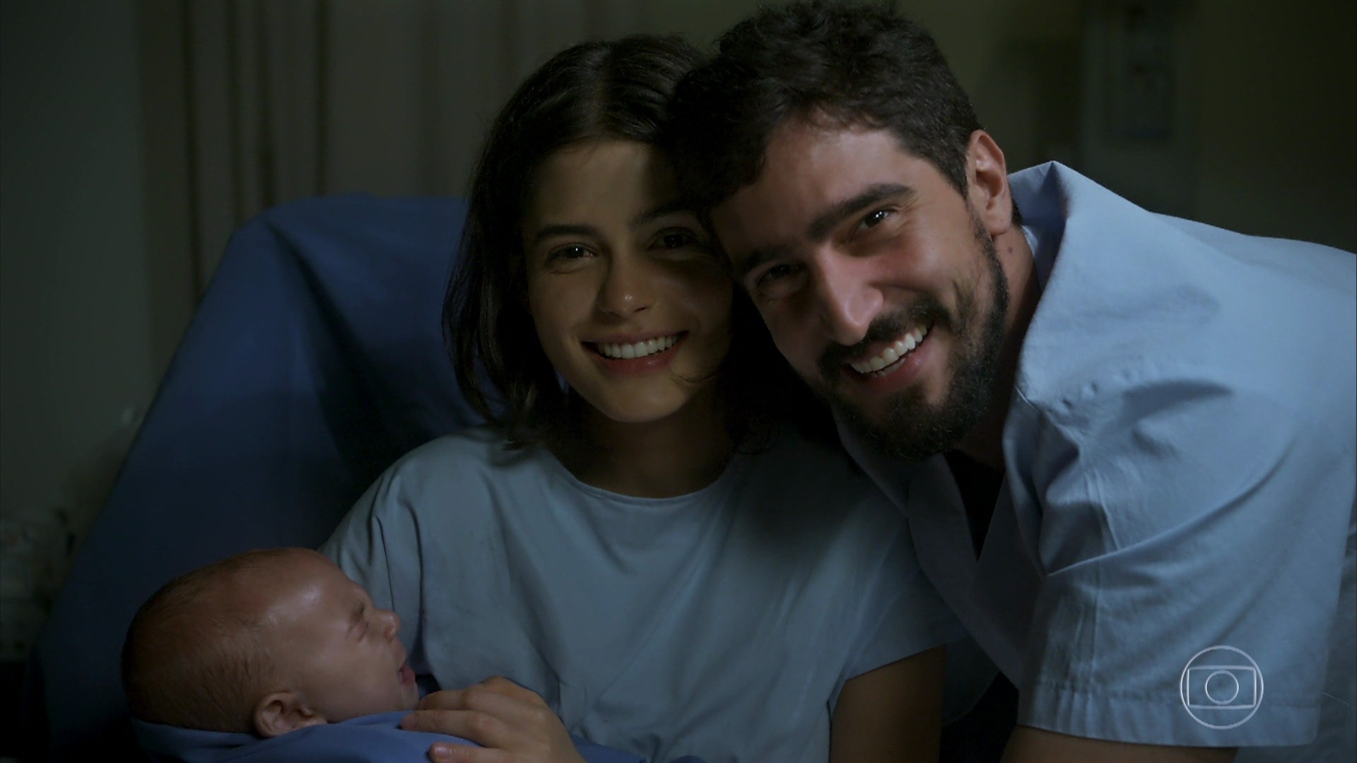 Nascimento de Raduan em Órfãos da Terra (Foto: Reprodução/ Globo)