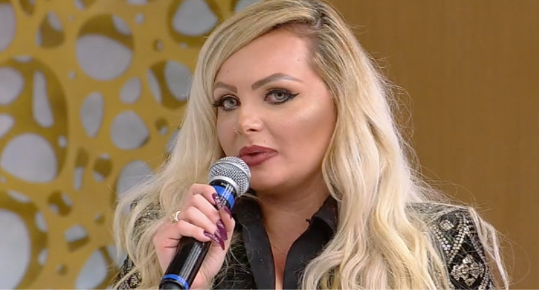 Suelem Cury, ex-mulher Pêra participou do SuperPop, programa apresentado por Luciana Gimenez na RedeTV (Foto: Reprodução)