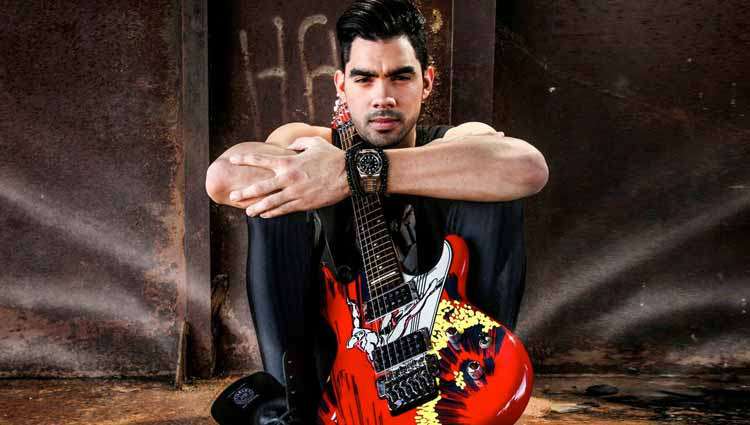 Cantor ficou internacionalmente conhecido após a música Jenifer