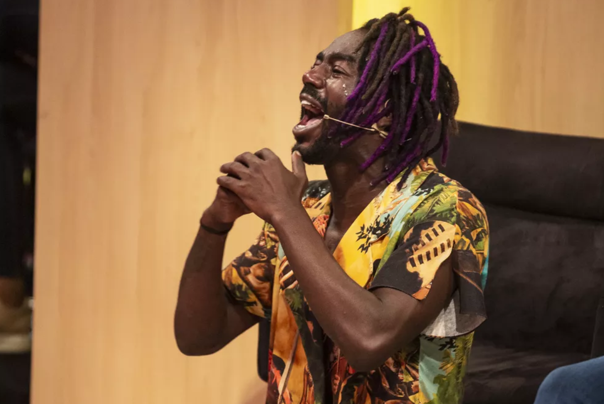 O ator Jonathan Azevedo relembrou que descobriu que foi adotado em programa da Globo (Foto: Isabella Pinheiro/Gshow)