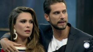 Kamilla e Elieser foram eliminados do Power Couple após se envolverem em polêmica (Imagem: Reprodução/Record)