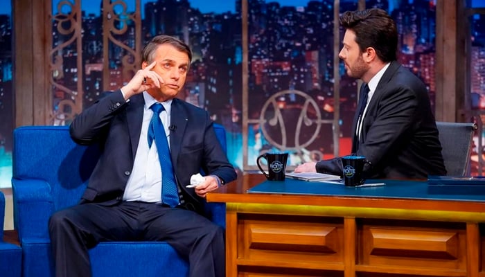 Jair Bolsonaro é entrevistado por Danilo Gentili no The Noite (Foto: Gabriel Cardoso/SBT)