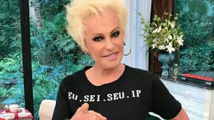 Ana Maria Braga e sua camiseta diferentona nos bastidores do Mais Você da Globo