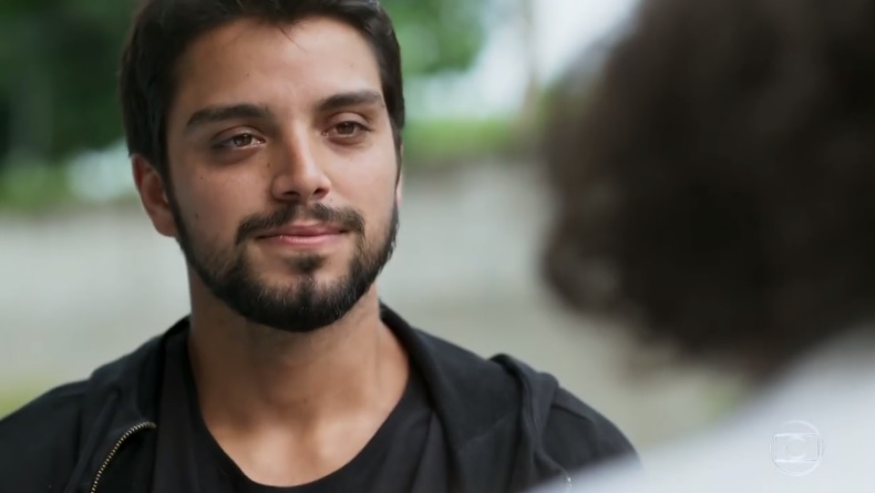 Rodrigo Simas interpreta Bruno no folhetim das seis da Globo Órfãos da Terra